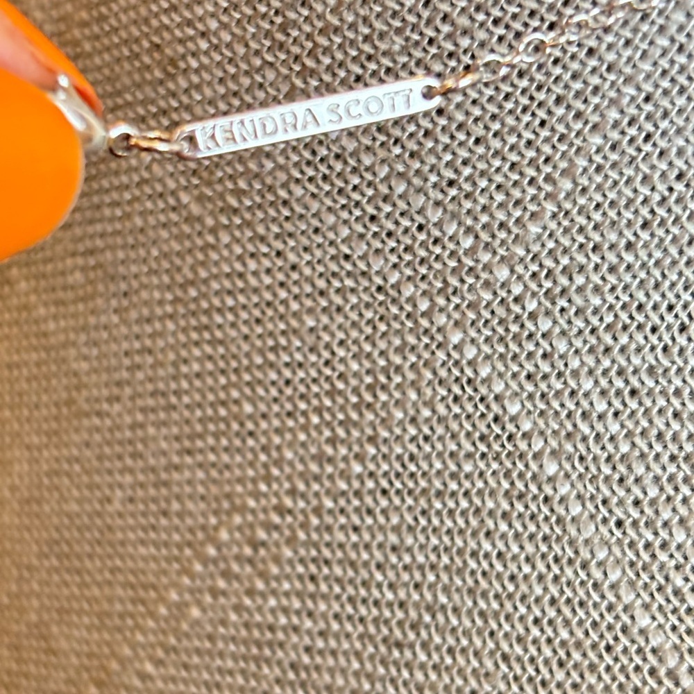 Kendra Scott Elisa Silver Pendant Necklace in Platinum Drusy - Picture 6 of 6